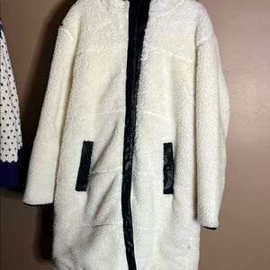 😄White Sherpa coat plus size mid length